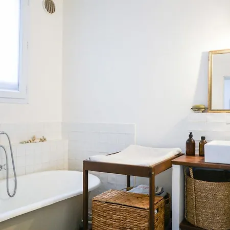 Appartement Atypical Parisian Near Belleville Paris