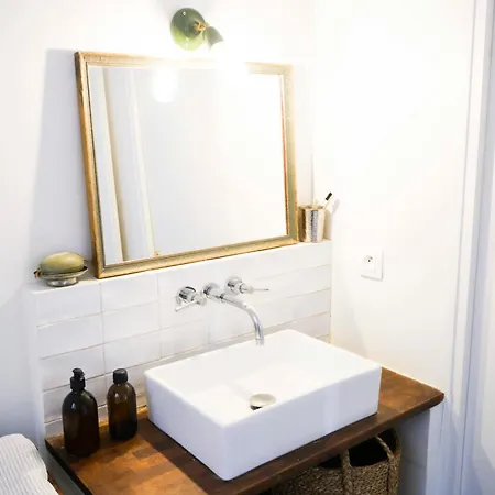 Appartement Atypical Parisian Near Belleville *