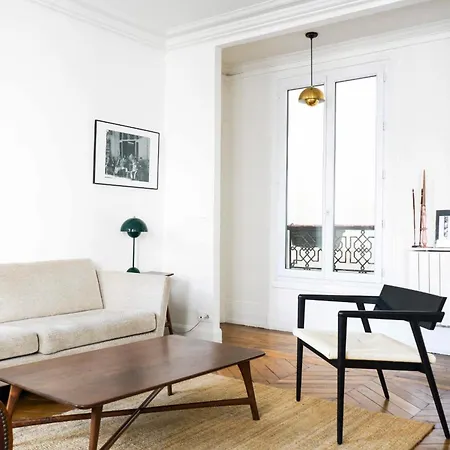 Atypical Parisian Near Belleville